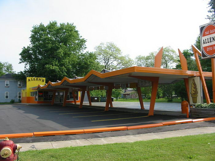 Shorts Drive-In (B&K, Allens) - 2003 Photo